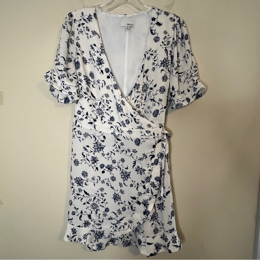 Greylin Emma Floral Wrap Dress Sz Medium White Blue Ruffle Y2K 90s Cottagecore